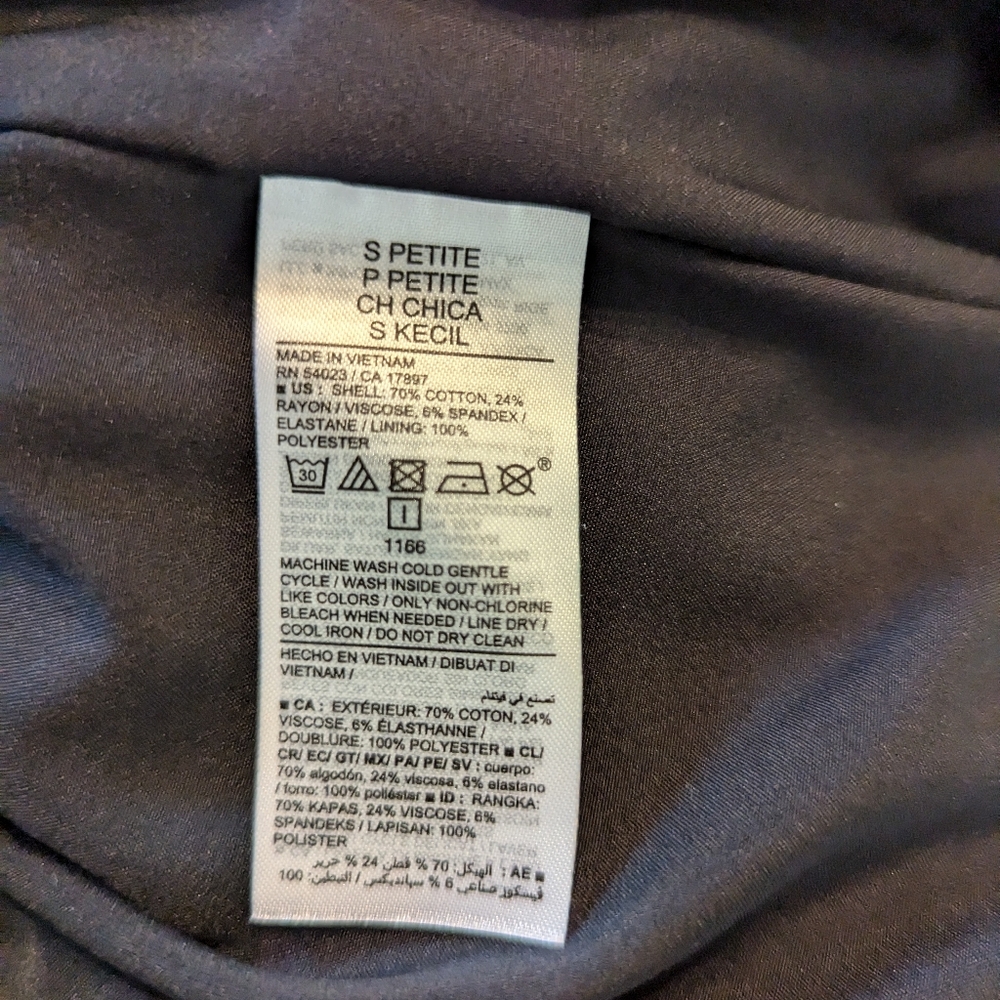 Old Navy Pixie Blazer in Black, Petite Small - Picture 9 of 9